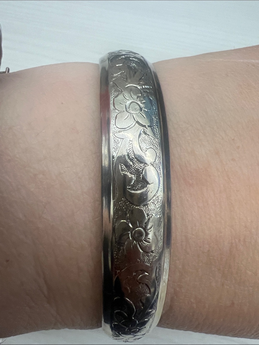 Silver Floral Engraved Bangle Bracelet - Elegant Women’s Jewelry